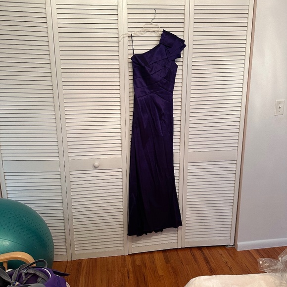 Jessica McClintock One Shoulder gown - Picture 3 of 3